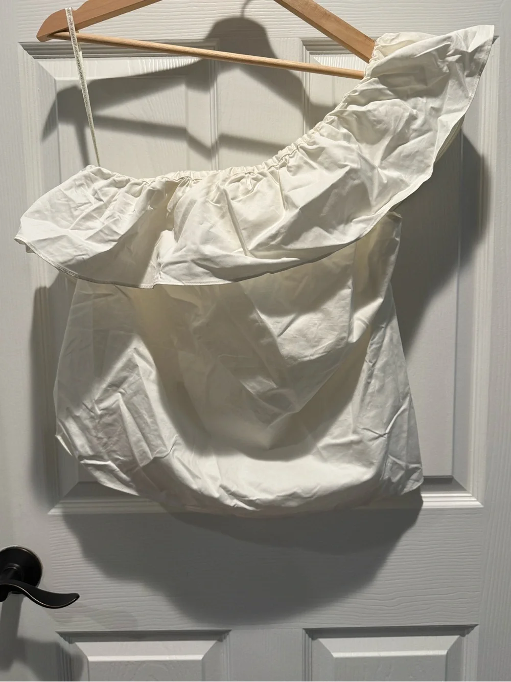 kate spade White One-Shoulder Ruffled Top